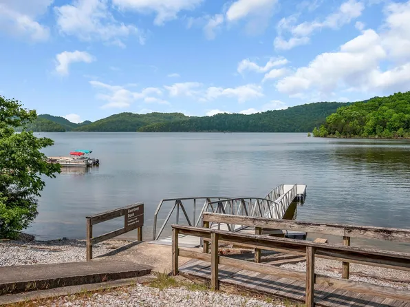 1 Floating Mill Ln, Silver Pt, TN 38582