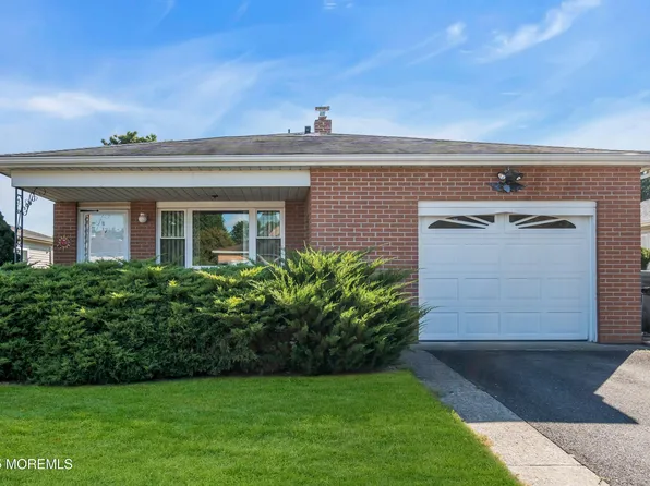 7 Tijuana Court, Toms River, NJ 08757