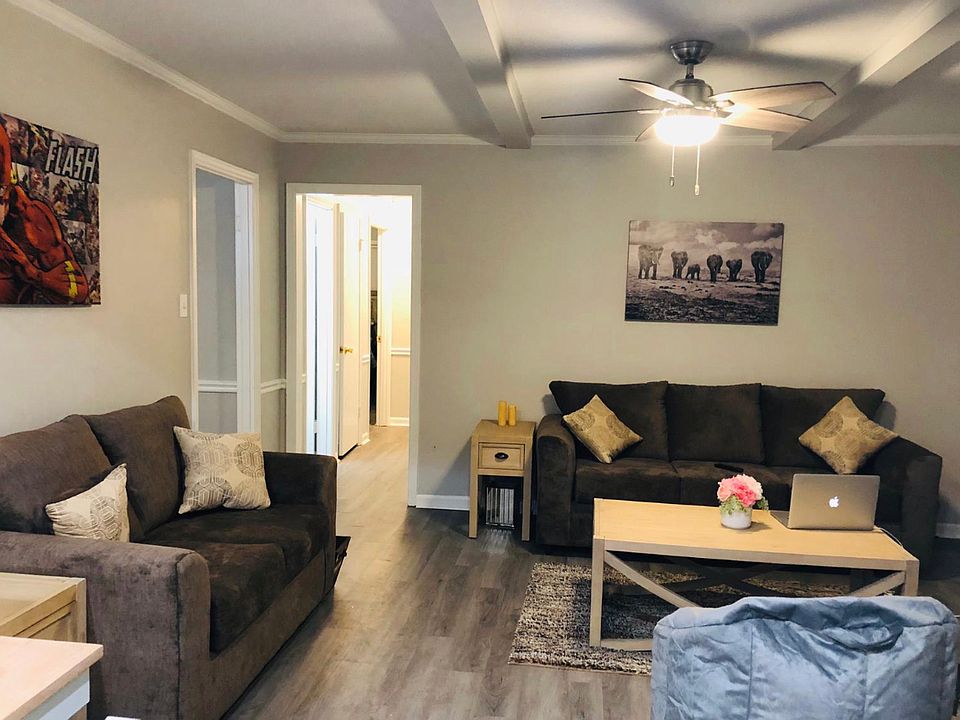 2nd image of 2218 Meloine Ln
