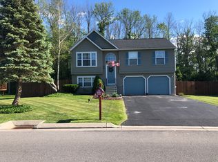 5130 Old Barn Rd, Clay, NY 13041