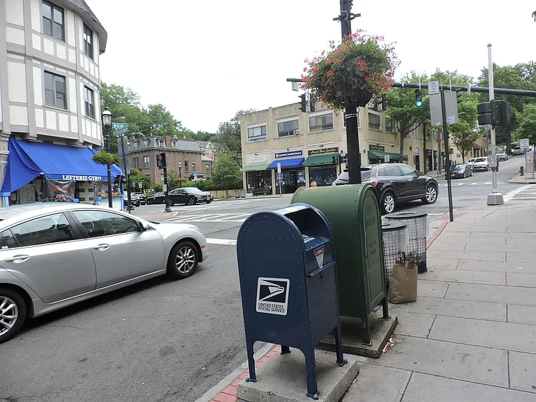 Hillside Pl — Photo 4