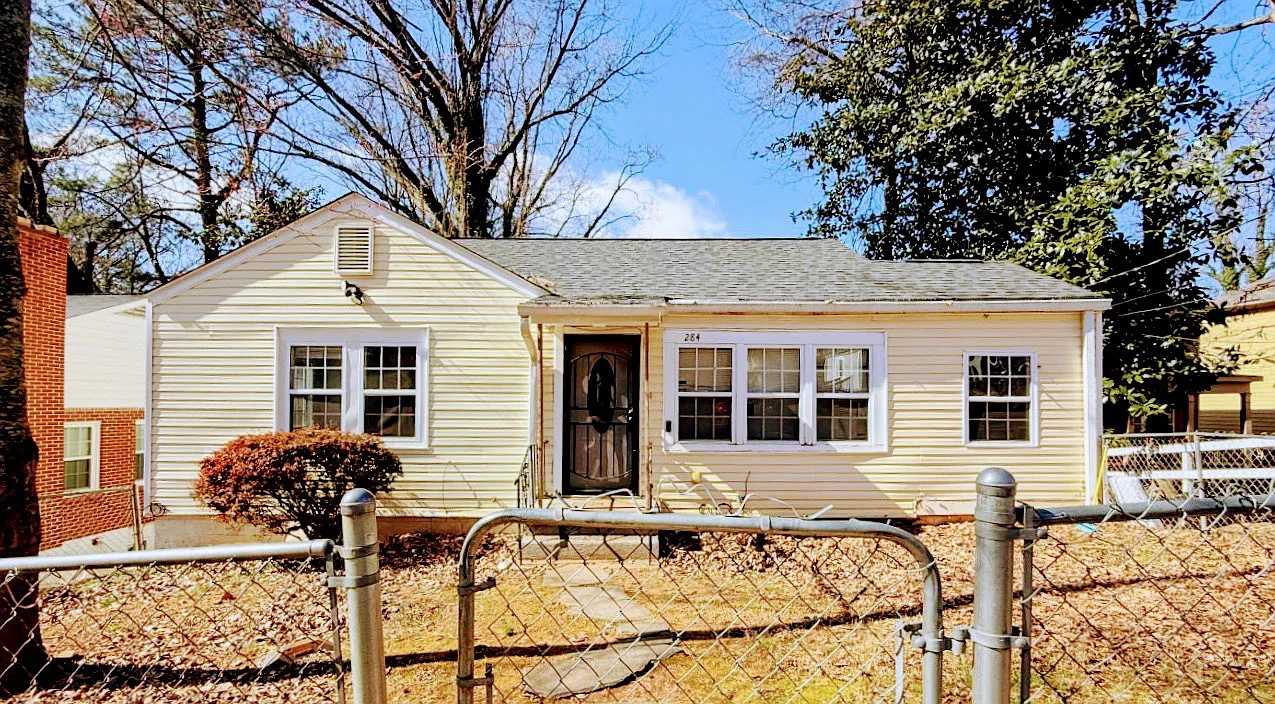 3 bed, 1099 sqft, $1,977 — Photo 1