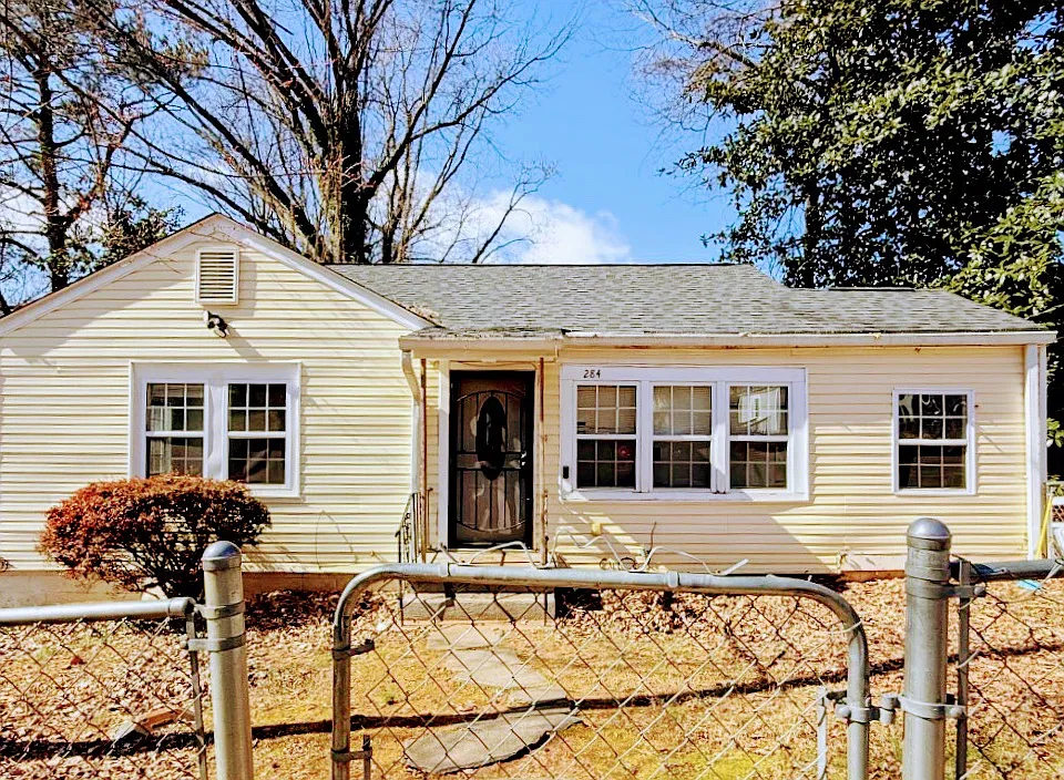284 Holly Rd NW