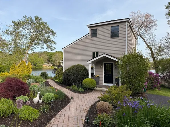 246 Echo Cove Rd, South Hamilton, MA 01982