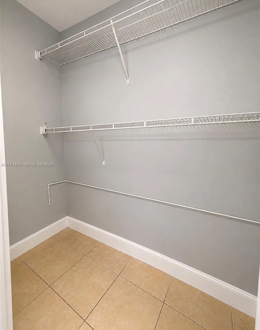 401 NW 43rd Ct — Photo 3