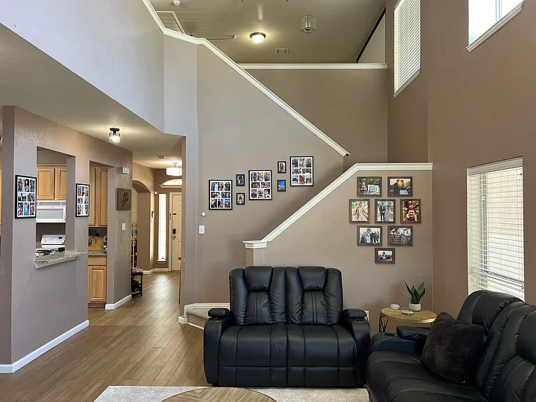 10215 Waterbury Dr — Photo 15