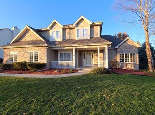 N54W17414 Walnut Way Dr, Menomonee Falls, WI 53051