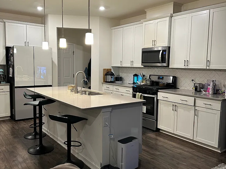 1260 Grenshaw Dr — Photo 3