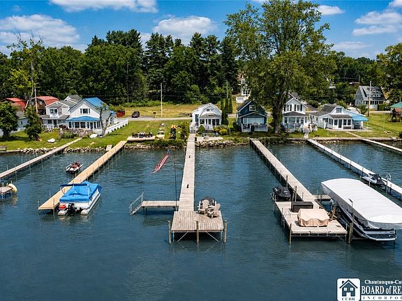 3rd image of 3519 Lake St