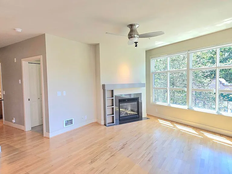 410 NE 70th St #201 — Photo 3