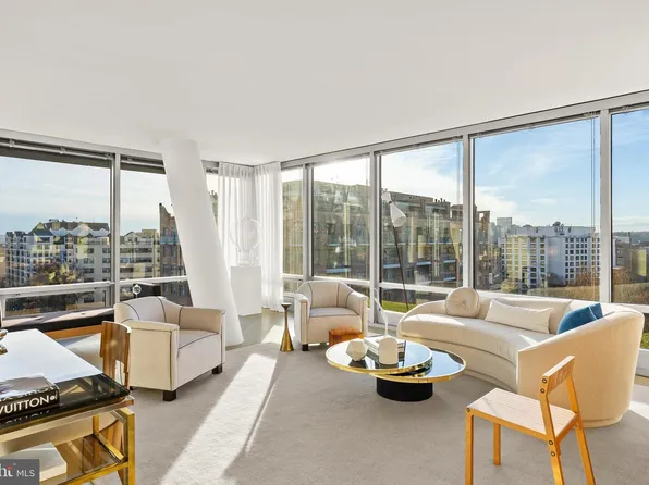 1111 24th St NW Unit 83, Washington, DC 20037