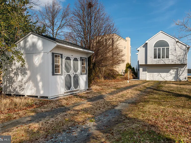 3563 Narragansett Ave — Photo 6