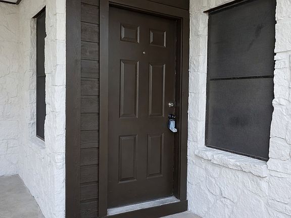2nd image of 507 W 5th St