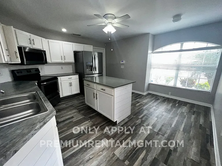 2620 Regency Oak Ln — Photo 2