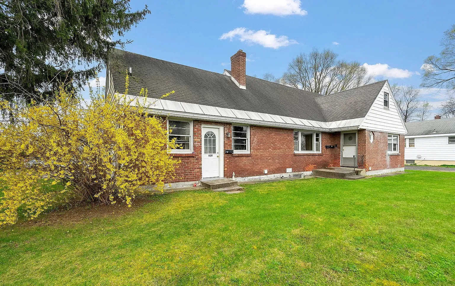 2 bed, 1000 sqft, $1,350 — Photo 3