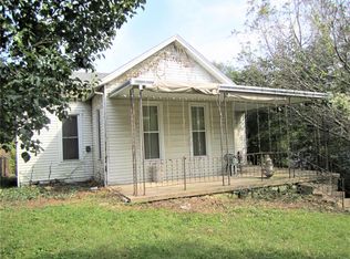 723 N 7th St, Louisiana, MO 63353