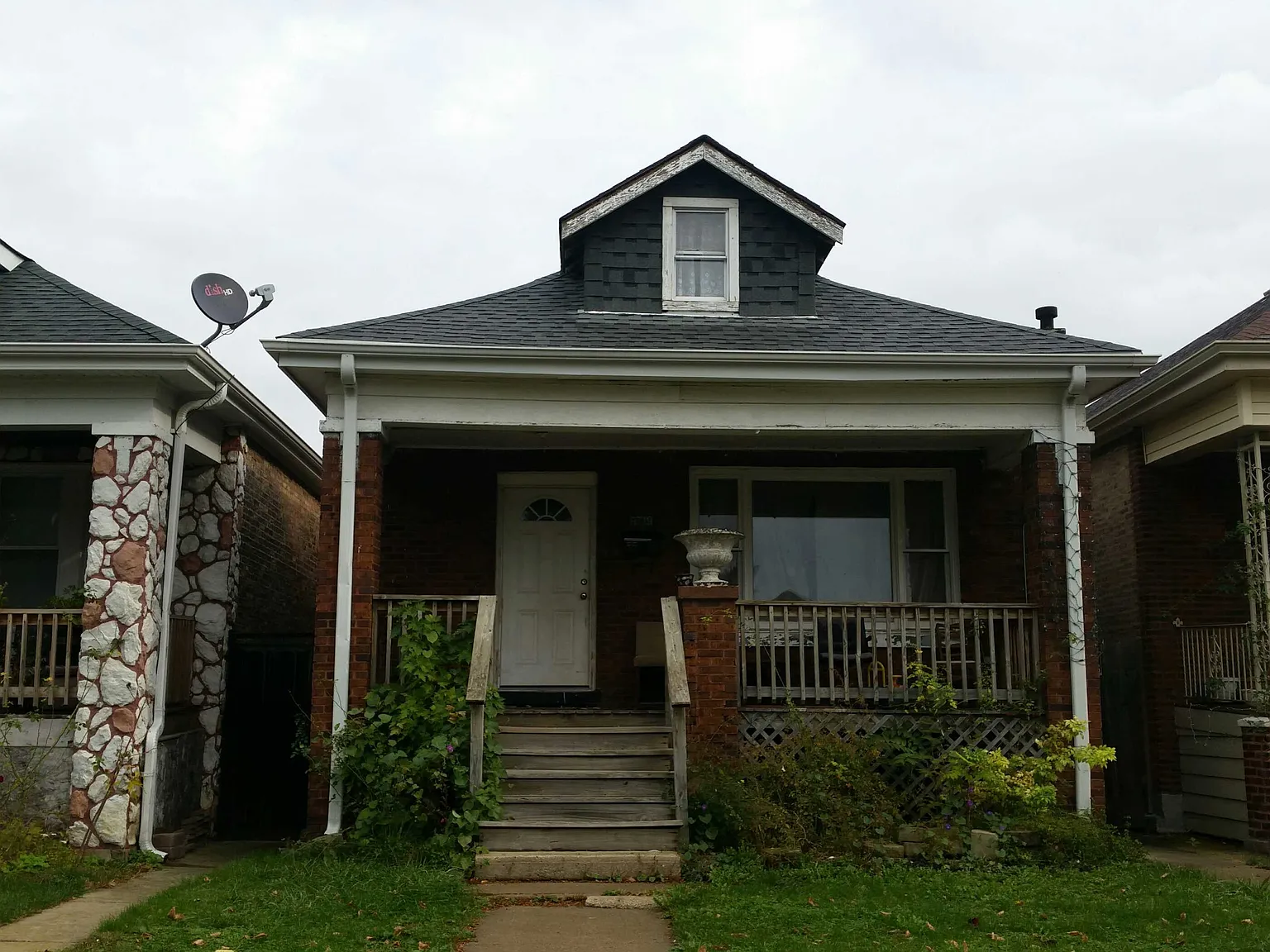 5719 S Fairfield Ave photo 1