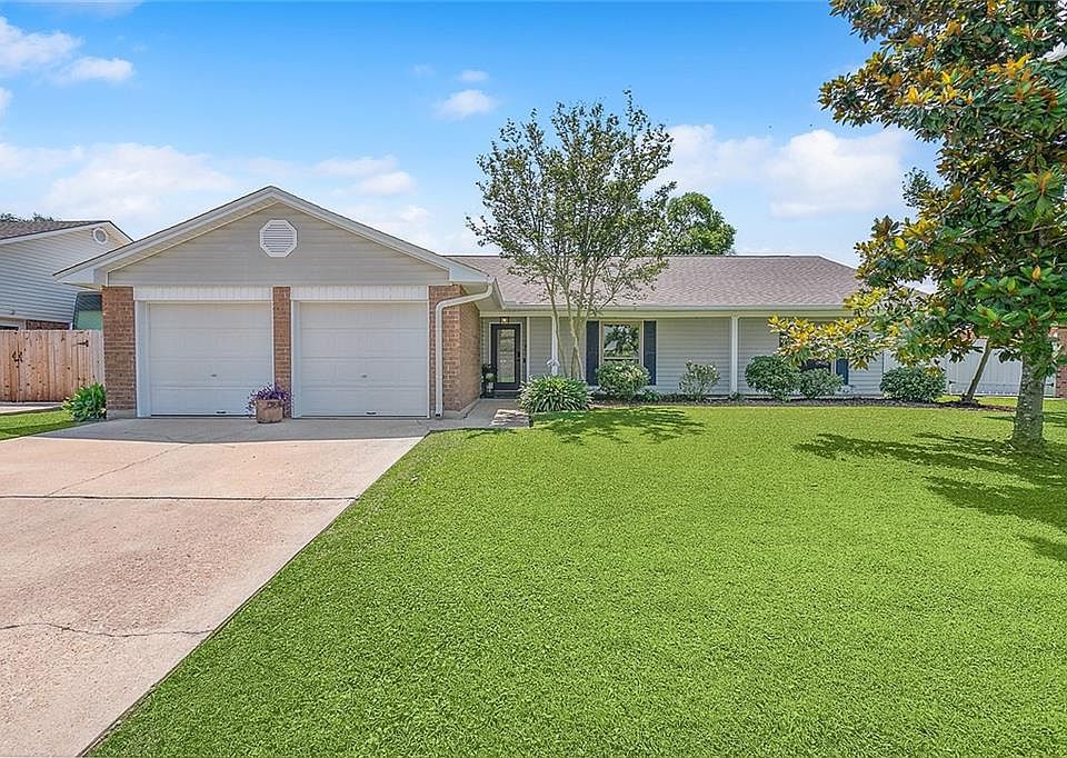1st image of 2224 Pine Valley Dr