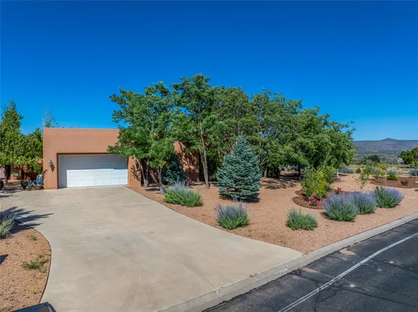 6100 Hoochaneetsa Plz N, Cochiti Lake, NM 87083