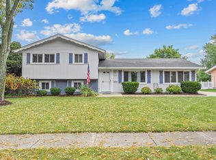 1614 Kingston Ln, Schaumburg, IL 60193