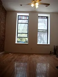 Rented by Robyn Lee, LREB