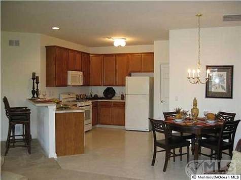 2nd image of 22 Fennel Ct