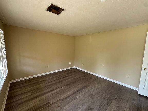 3rd image of 3242 Fairway Dr