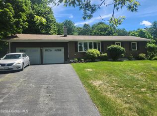 151 Jones Rd, Saratoga Springs, NY 12866