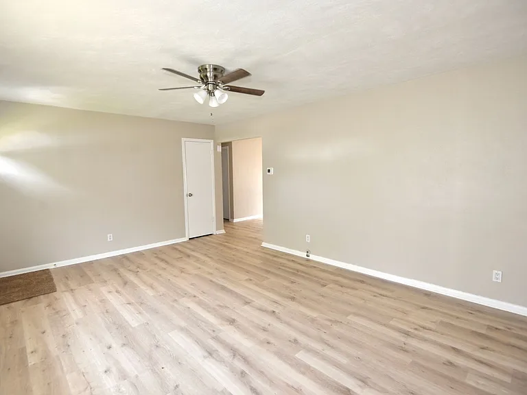 278 Appian Ave — Photo 3