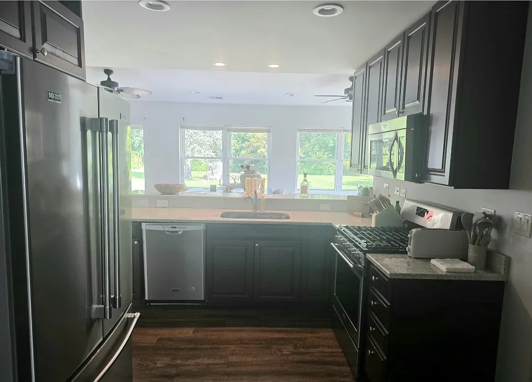 17W022 Grand Ave, Bensenville — Photo 4