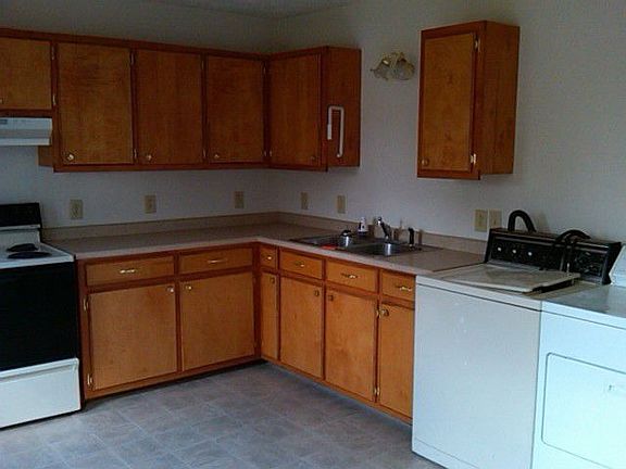 4th image of 144 Willow St