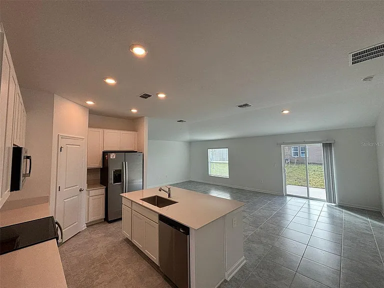 655 Daring Dr — Photo 3