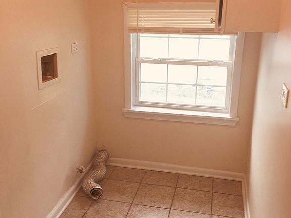 5th image of 609 Cummings Ave #2