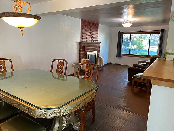 3rd image of 124 Earl Rd