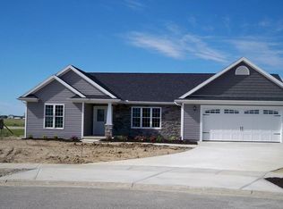 27 Kyle Dr, Wapakoneta, OH 45895