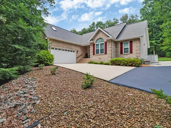 1115 Sunset Ridge Dr, Crossville, TN 38571