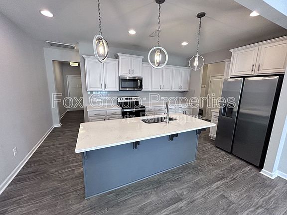 4th image of 11150 Woodland Creek Way