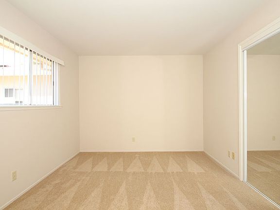 5th image of 562 Kendall Ave APT 32