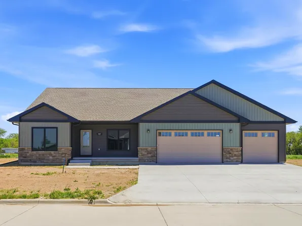 507 Sunset Dr, New London, IA 52645