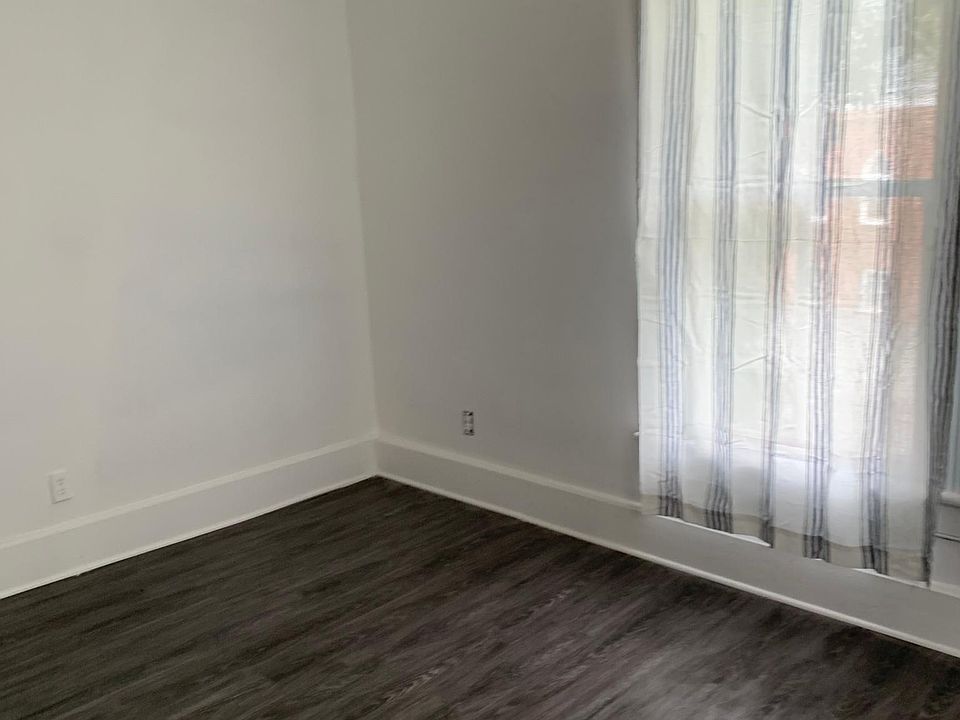 1st image of 215 Liberty St APT B