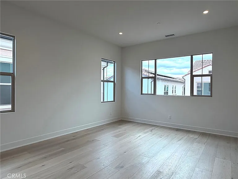 208 Maricopa — Photo 16