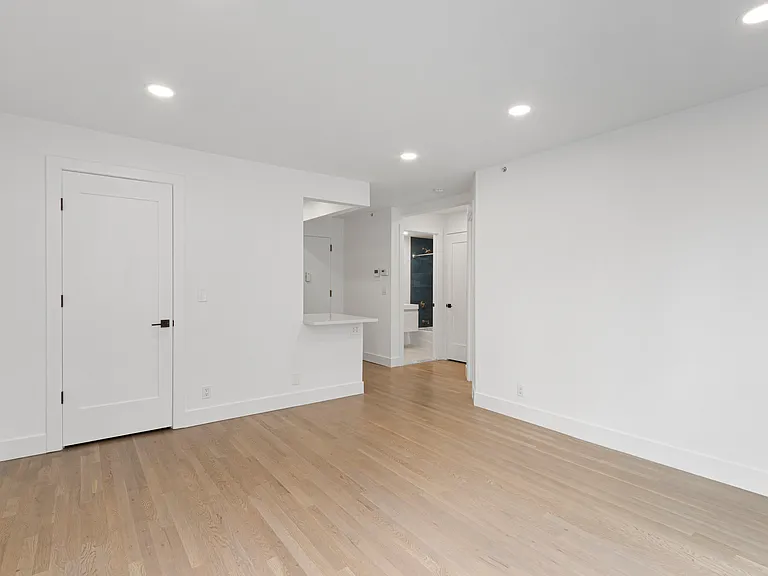 149 Franklin St #2F — Photo 4