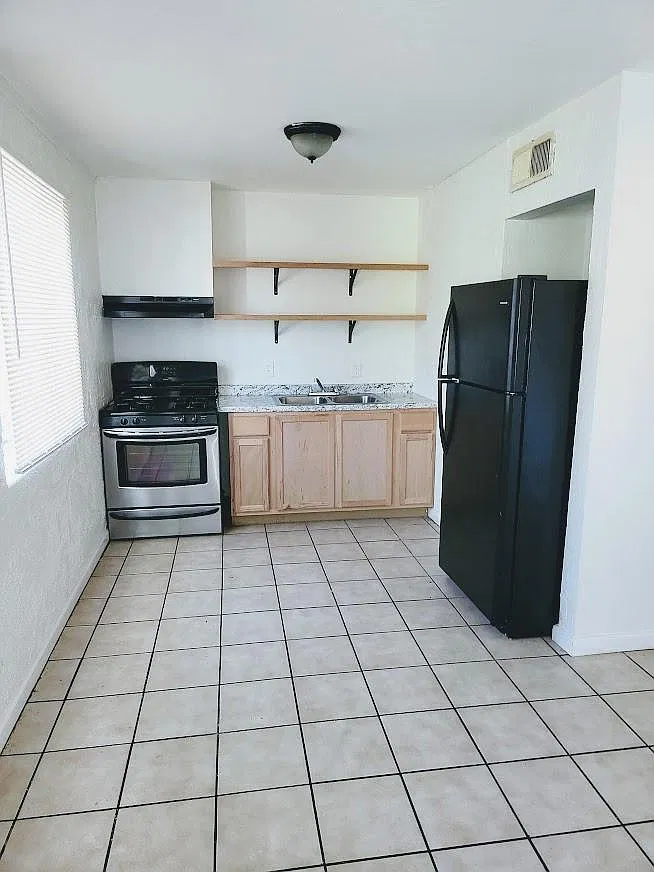 2 bed, 650 sqft, $1,295 — Photo 3
