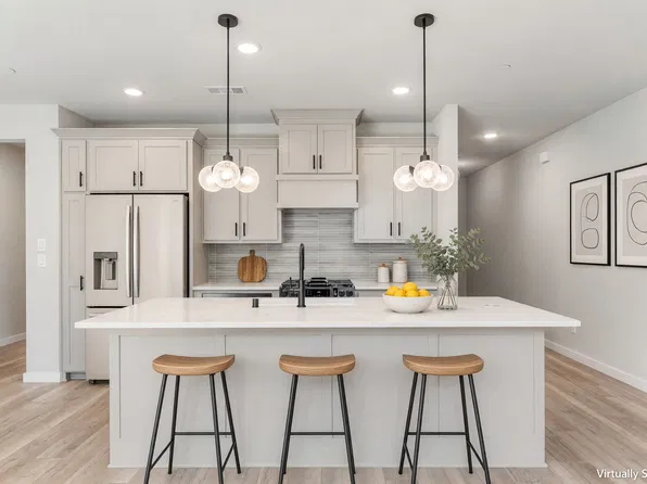 Olympia Plan, Woodbridge Townhomes