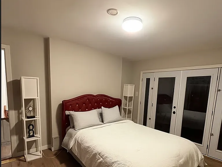 116 N Manhattan Pl — Photo 4