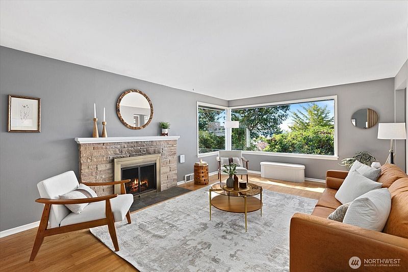 5th image of 8438 41st Avenue SW