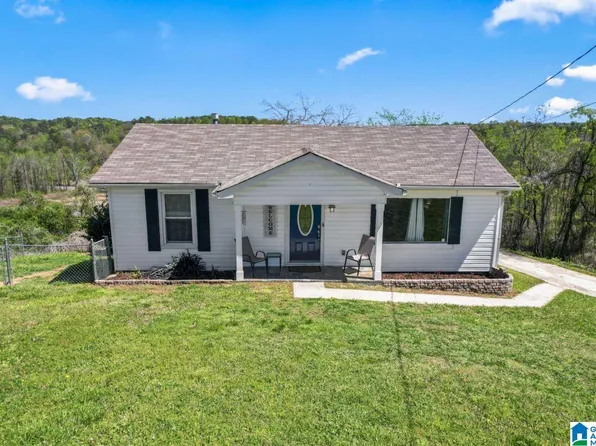 2217 Fulton Dr, Fultondale, AL 35068