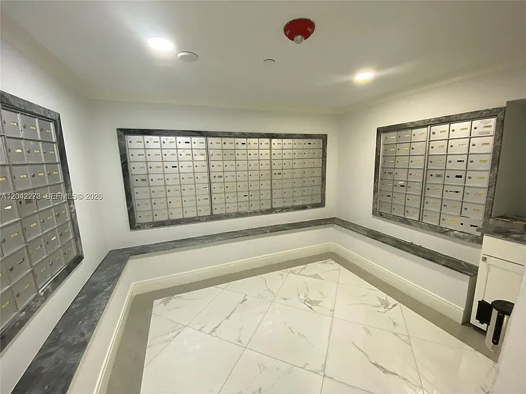 531 N Ocean #611 — Photo 33
