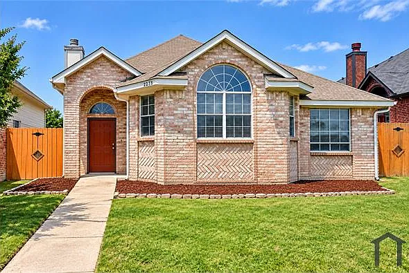 3 bed, 1604 sqft, $2,800 — Photo 1