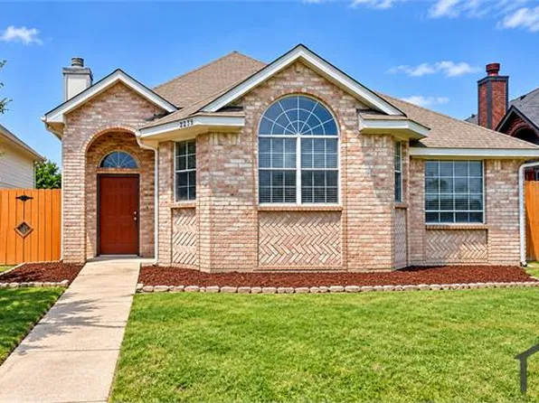 2213 Baretta Dr, Mesquite, TX 75181